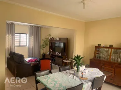 Casa com 3 Quartos à venda, 170m² no Jardim Auri Verde, Bauru