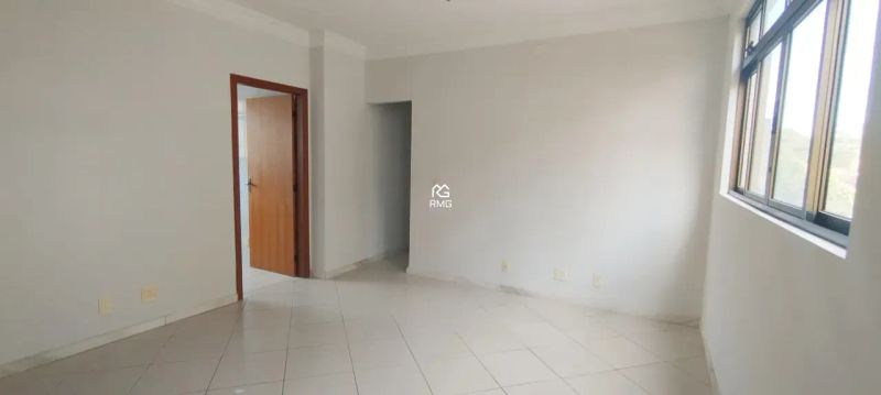 Apartamento com 3 quartos — Planalto, Belo Horizonte