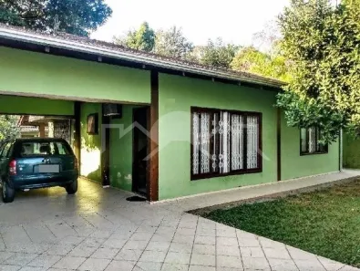 Casa com 3 Quartos à venda, 177m² no Atiradores, Joinville