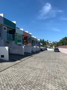 Casa de Condomínio com 3 Quartos à venda, 115m² no Granja dos Cavaleiros, Macaé