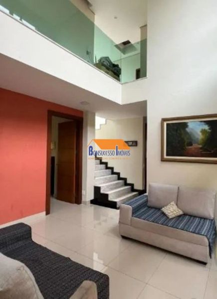 Casa com 3 quartos — Santo André, Belo Horizonte
