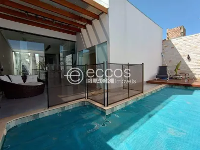 Casa com 3 Quartos à venda, 250m² no Bosque dos Buritis, Uberlândia