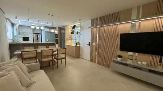 Apartamento com 3 Quartos para alugar, 118m² no Centro, Balneário Camboriú