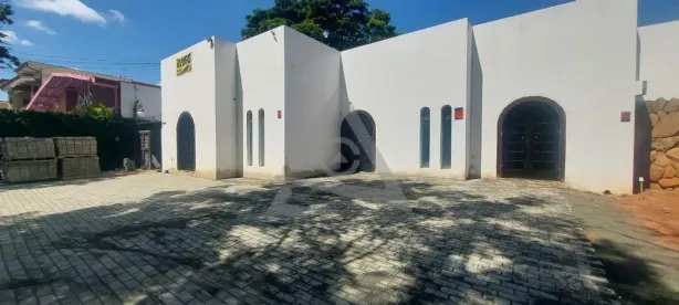 Imóvel Comercial com 3 Quartos para alugar, 559m² no Jardim das Paineiras, Campinas
