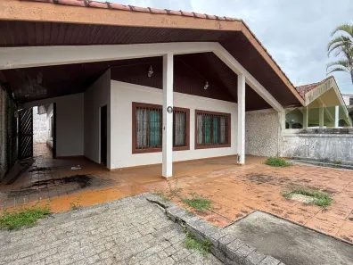 Casa com 3 Quartos à venda, 140m² no Centro, Peruíbe