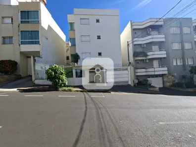 Apartamento com 3 Quartos para alugar, 92m² no Tabajaras, Uberlândia