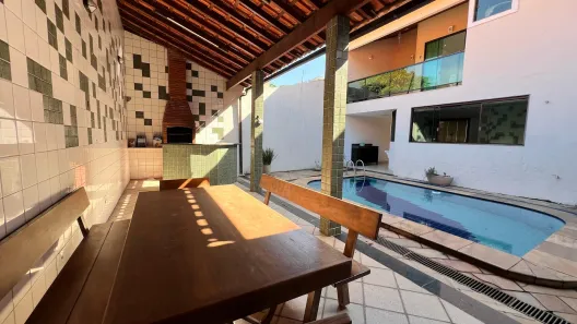 Casa com 4 Quartos à venda, 305m² no Jardim Amália, Volta Redonda