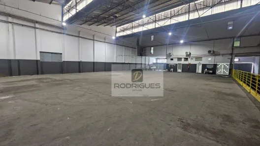 Galpão/Depósito/Armazém à venda, 2000m² no Conceição, Diadema