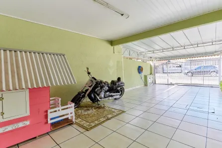 Lote/Terreno à venda, 375m² no Capão Raso, Curitiba