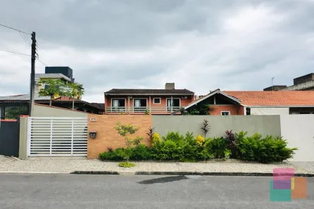 Casa com 4 Quartos à venda, 221m² no Costa e Silva, Joinville