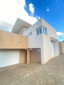 Sobrado com 3 Quartos à venda, 285m² no Estrela, Ponta Grossa