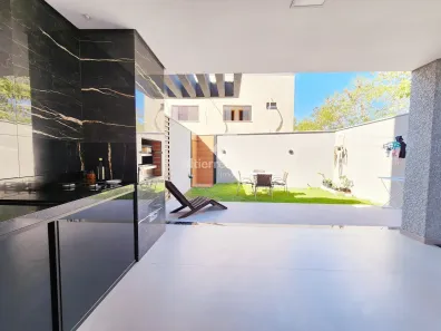 Casa com 3 Quartos à venda, 256m² no Morada de Laranjeiras, Serra
