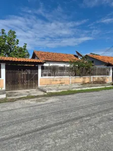 Casa com 2 Quartos para alugar, 80m² no Vila Capri, Araruama
