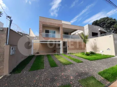 Casa com 3 Quartos para alugar, 160m² no Jardim Inconfidência, Uberlândia