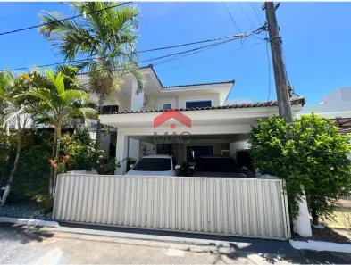 Casa com 4 Quartos à venda, 325m² no Buraquinho, Lauro de Freitas