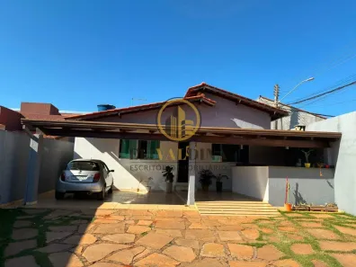 Casa de Condomínio com 3 Quartos à venda, 350m² no Região dos Lagos, Brasília