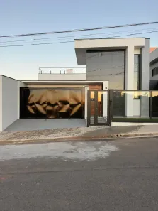Sobrado com 3 Quartos à venda, 300m² no Centro, Vargem Grande do Sul