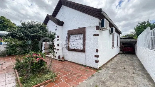 Casa com 3 Quartos à venda, 253m² no Passo da Areia, Porto Alegre