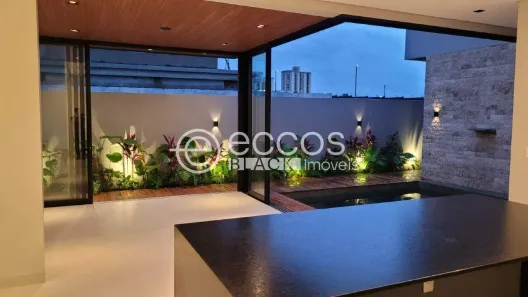 Casa de Condomínio com 3 Quartos à venda, 215m² no Gávea, Uberlândia