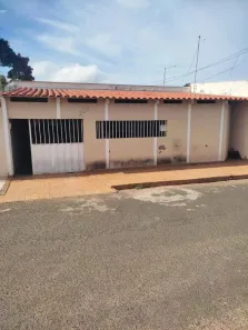 Casa com 3 Quartos à venda, 250m² no São Jorge, Uberlândia