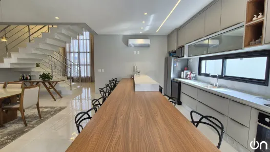 Casa de Condomínio com 3 Quartos à venda, 250m² no Ribeirão do Lipa, Cuiabá