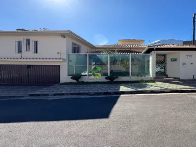 Casa com 3 Quartos à venda, 234m² no Jardim Riacho das Pedras, Contagem