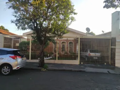 Casa com 2 Quartos à venda, 177m² no Vila José Bonifácio, Araraquara