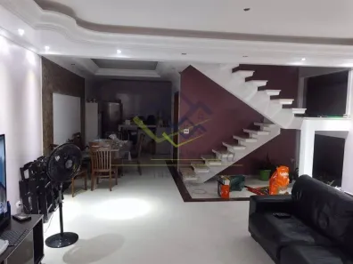 Casa de Condomínio com 3 Quartos à venda, 212m² no Jundiapeba, Mogi das Cruzes
