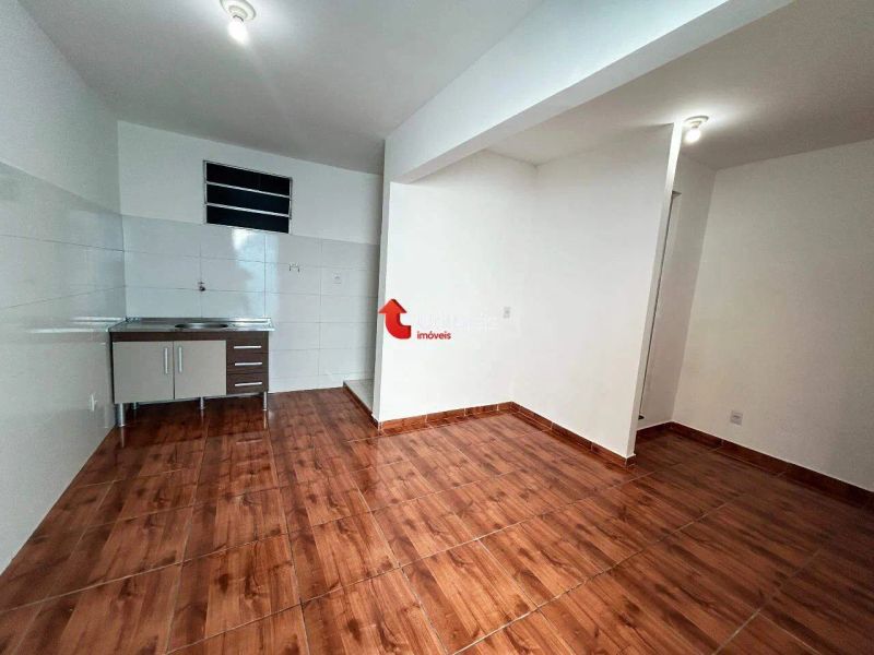 Casa com 2 quartos — Sagrada Família, Belo Horizonte
