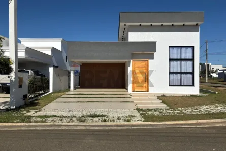 Casa de Condomínio com 3 Quartos para alugar, 230m² no Universidade, Vitória da Conquista