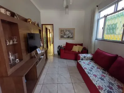 Casa com 5 Quartos à venda, 225m² no Santa Terezinha, Juiz de Fora