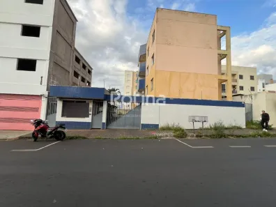 Apartamento com 3 Quartos para alugar, 80m² no Marta Helena, Uberlândia