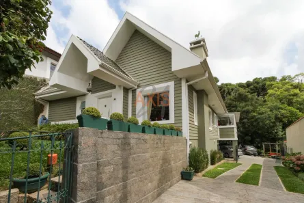 Casa com 4 Quartos à venda, 300m² no Pilarzinho, Curitiba