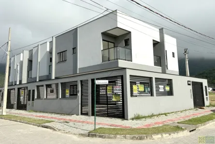 Sobrado com 3 Quartos à venda, 122m² no Vila Nova, Porto Belo