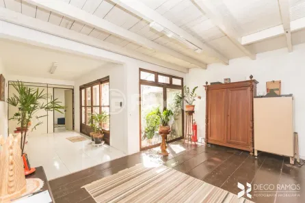 Casa com 3 Quartos à venda, 250m² no Moinhos de Vento, Porto Alegre