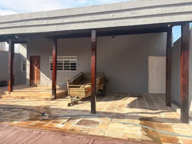 Casa com 4 Quartos para alugar, 250m² no Nova Suiça, Goiânia