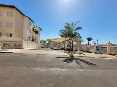 Apartamento com 2 Quartos para alugar, 63m² no Alto Umuarama, Uberlândia