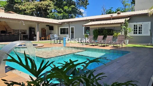 Casa com 6 Quartos à venda, 600m² no Penedo, Itatiaia