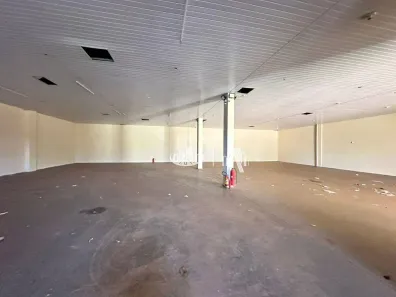 Galpão/Depósito/Armazém para alugar, 225m² no Parigot de Souza 2, Londrina
