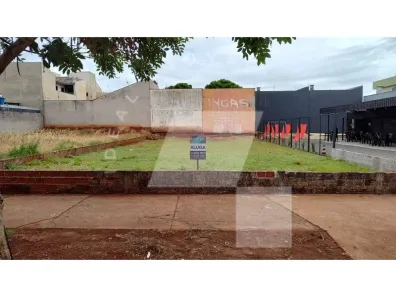 Lote/Terreno para alugar, 300m² no Zona 06, Maringá