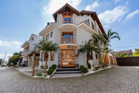 Casa de Condomínio com 3 Quartos à venda, 300m² no Sarandi, Porto Alegre