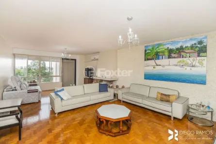 Sobrado com 4 Quartos à venda, 400m² no Três Figueiras, Porto Alegre