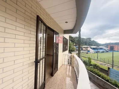 Apartamento com 2 Quartos para alugar, 80m² no Quarteirão Ingelheim, Petrópolis