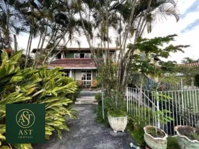 Casa de Condomínio com 6 Quartos à venda, 280m² no Sapê, Niterói