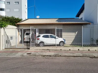 Casa com 4 Quartos à venda, 142m² no Balneário, Florianópolis