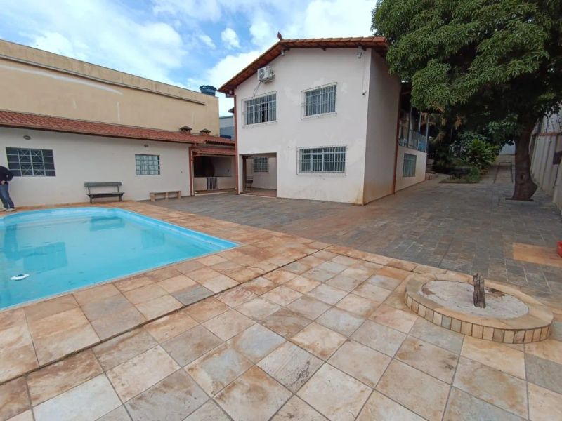Casa com 5 quartos — Palmeiras, Belo Horizonte
