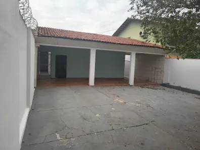 Casa com 2 Quartos para alugar, 80m² no Setor Leste Universitário, Goiânia