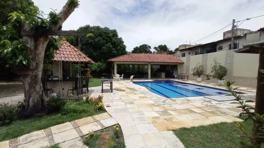 Fazenda/Sítio com 9 Quartos para alugar, 550m² no Jangurussu, Fortaleza
