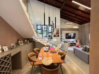 Casa com 3 Quartos à venda, 238m² no Cidade Jardim, Uberlândia