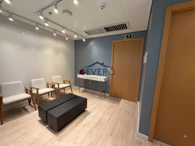 Sala Comercial à venda, 41m² no Independência, Porto Alegre